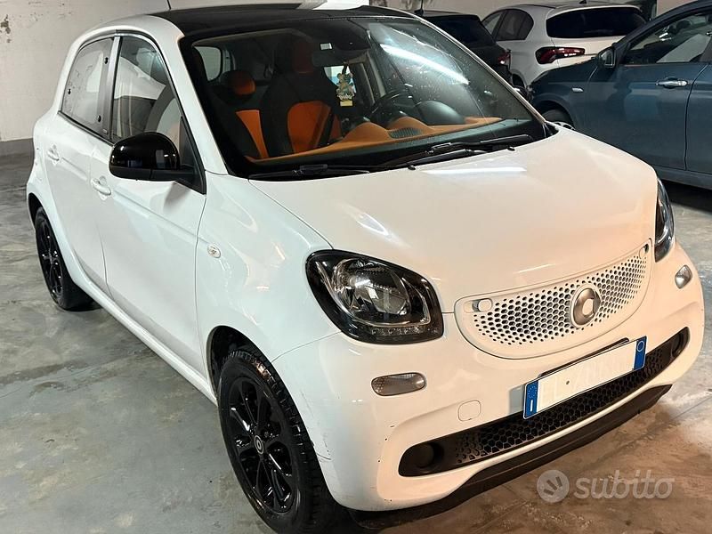 Usata Smart ForFour Passion 2016 Bianco Utilitaria