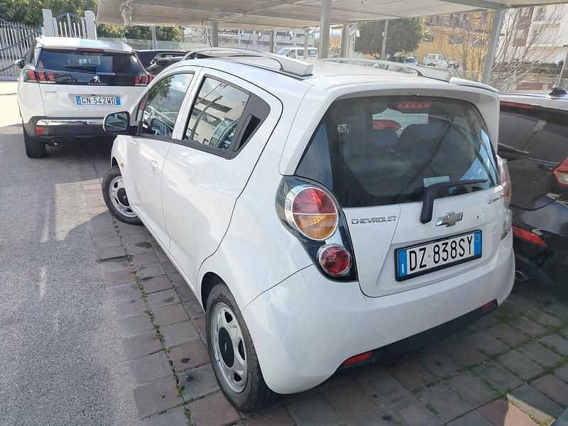 Usata Chevrolet Spark 68 CV (50 kW) 2010 Bianco Utilitaria