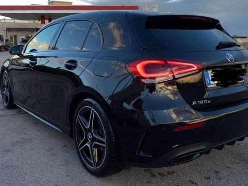 Usata Mercedes 180 Premium 116 CV (85 kW) 2021 Nero Berlina