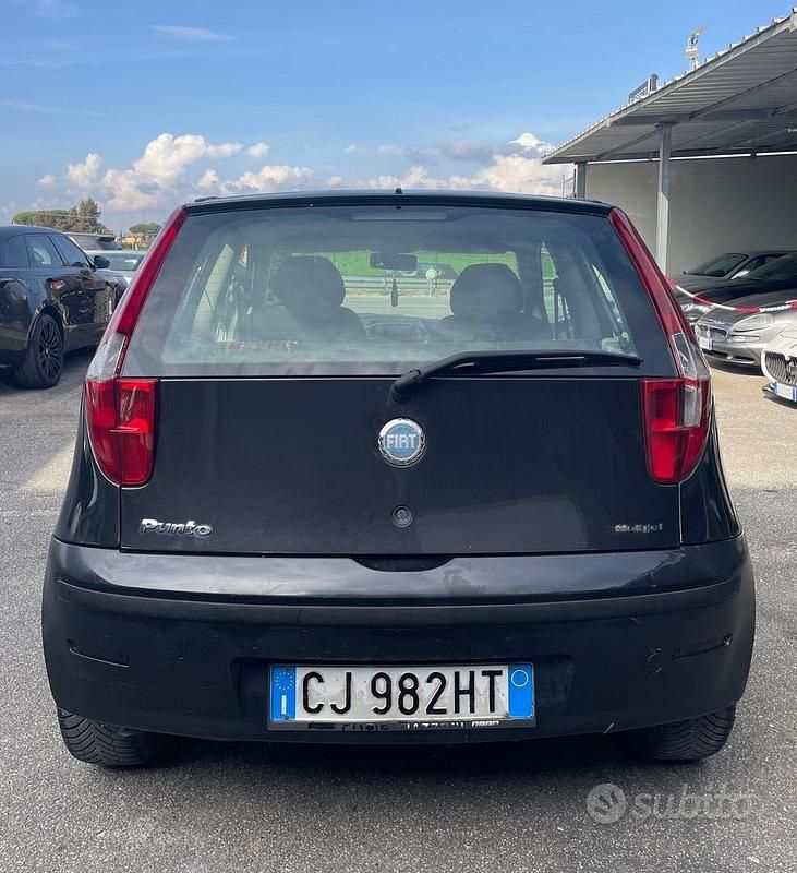 Usata Fiat Punto 69 CV (50 kW) 2004 Nero Utilitaria