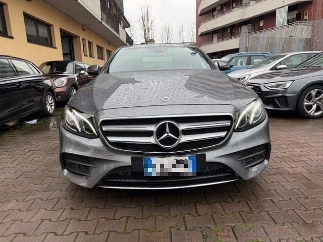 Usata Mercedes E220 Premium Plus 194 CV (142 kW) 2018 Grigio scuro Berlina
