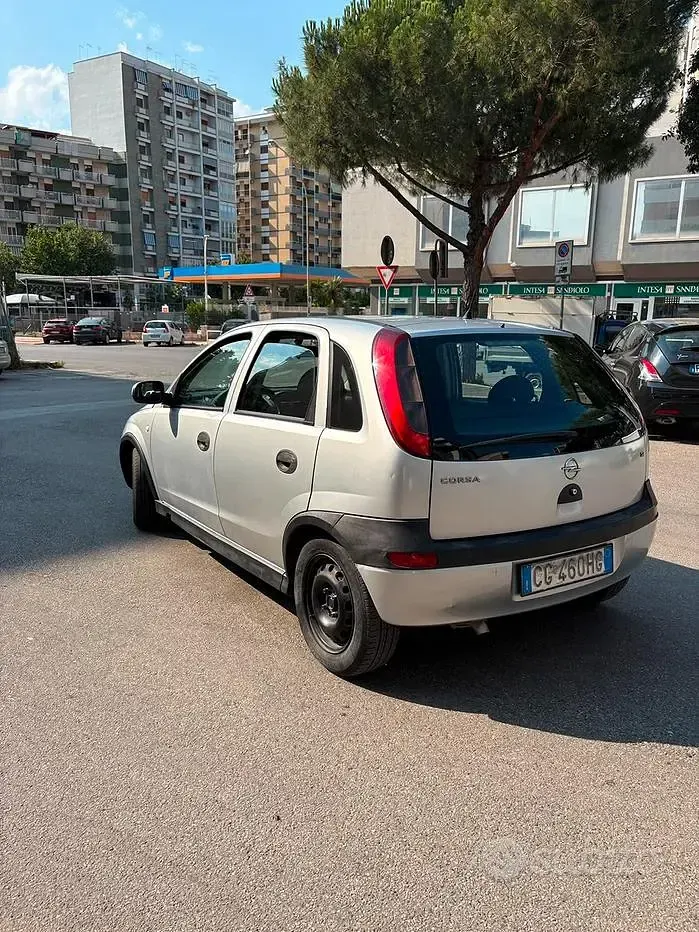 Usata Opel Corsa 75 CV (55 kW) 2003 Utilitaria