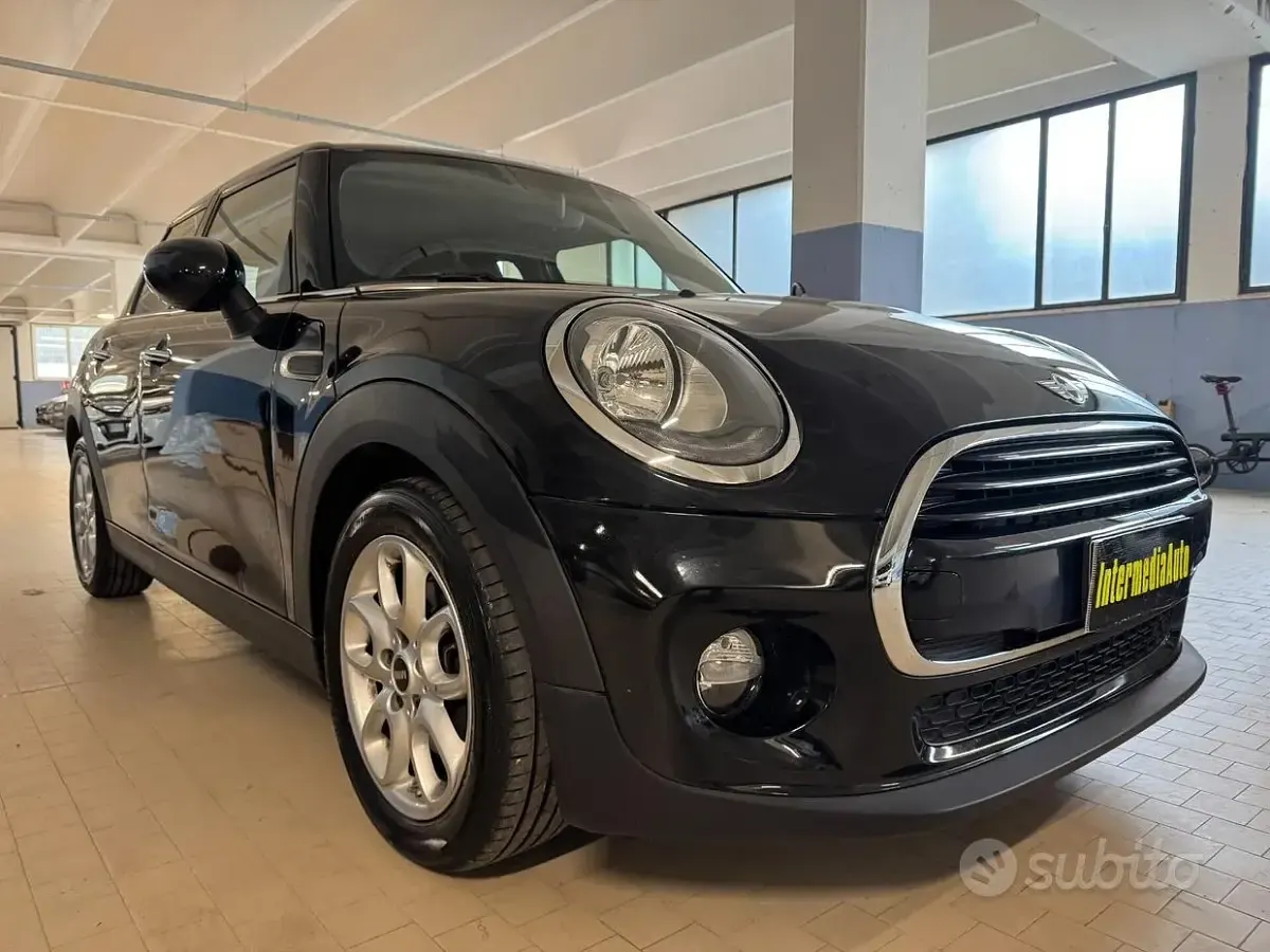 Usata Mini One D 116 CV (85 kW) 2017 Nero Utilitaria