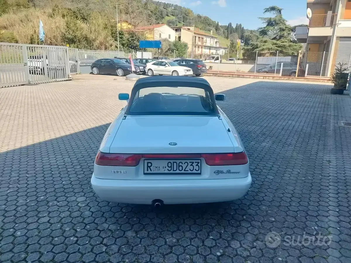 Usata Alfa Romeo Spider 122 CV (89 kW) 1991 Bianco Cabrio