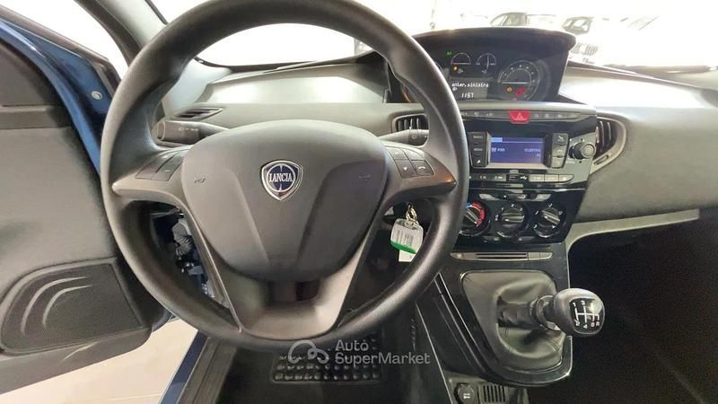 Usata Lancia Ypsilon Silver 69 CV (50 kW) 2023 Blu/azzurro Utilitaria