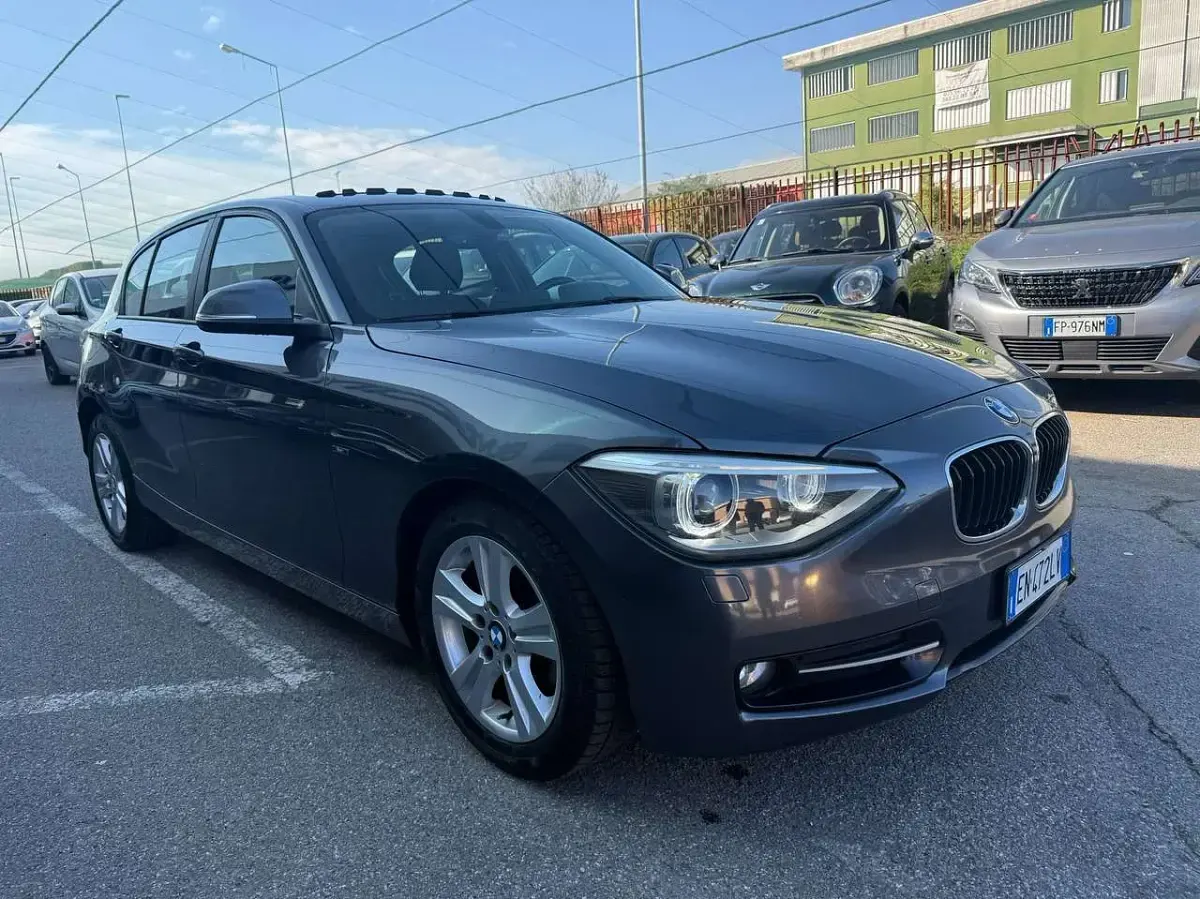 Usata BMW 118 Sport Line 143 CV (105 kW) 2012 Grigio Utilitaria