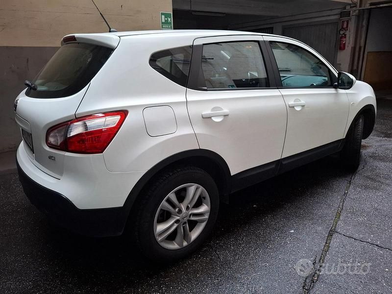 Usata Nissan Qashqai Acenta 110 CV (80 kW) 2012 Bianco SUV
