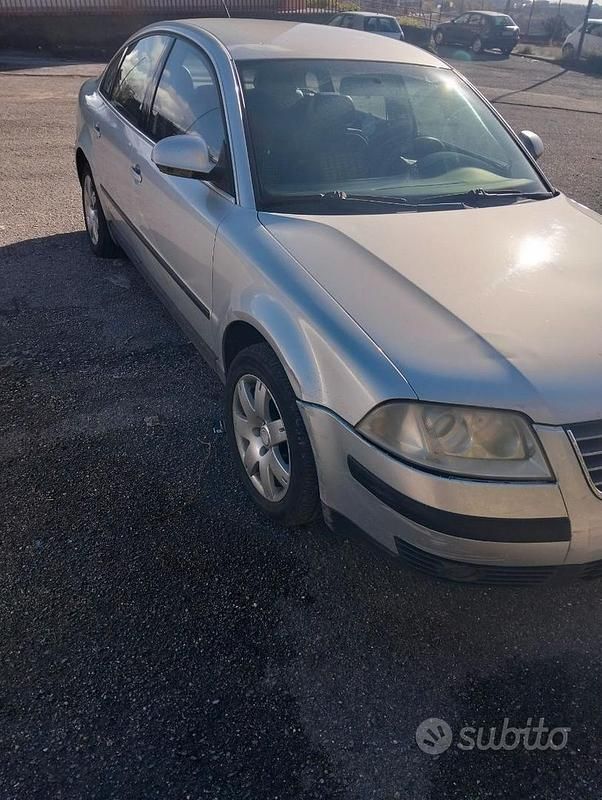Usata VW Passat 130 CV (95 kW) 2005 Grigio Berlina