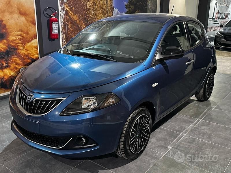 Blu Usata 2023 Lancia Ypsilon Gold Due volumi | 13.400 € (Buon prezzo) - Immagine 1/4