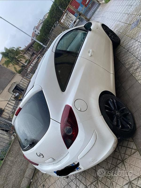 Usata Opel Corsa 2013 Bianco Utilitaria