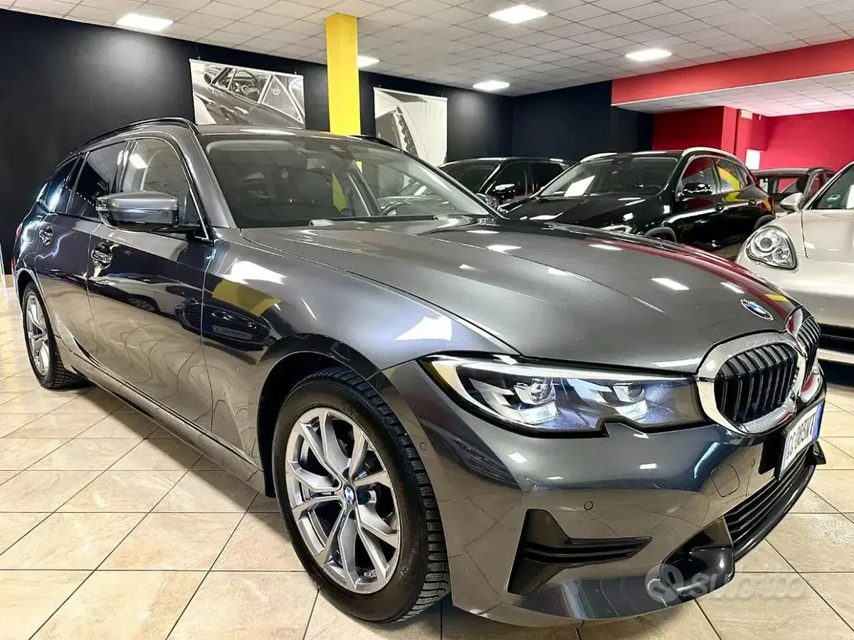 Usata BMW 320e Sport Line 190 CV (139 kW) 2021 Grigio Station wagon