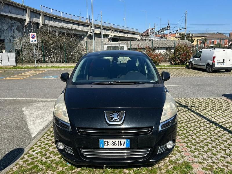 Usata Peugeot 5008 112 CV (82 kW) 2012 Nero Monovolume