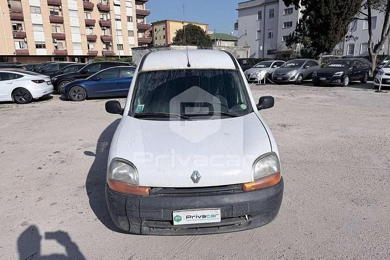 Usata Renault Kangoo 64 CV (47 kW) 2002 Bianco Monovolume