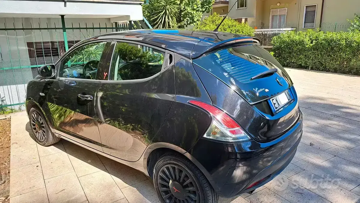 Usata Lancia Ypsilon S 69 CV (50 kW) 2014 Nero Utilitaria