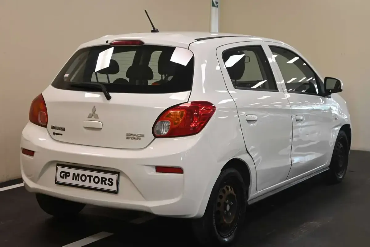 Usata Mitsubishi Space Star Invite 71 CV (52 kW) 2016 Bianco Utilitaria