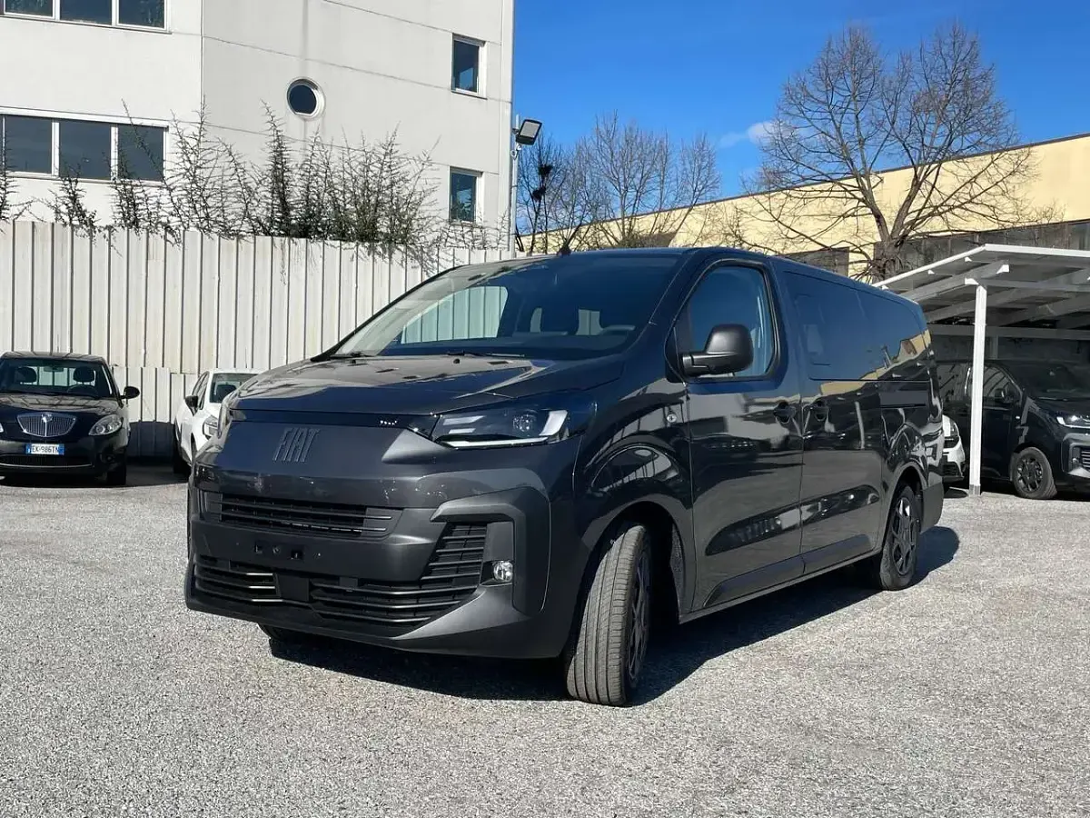 Nuova Fiat E-Ulysse 130 kW (177 CV) 2026 Grigio Monovolume