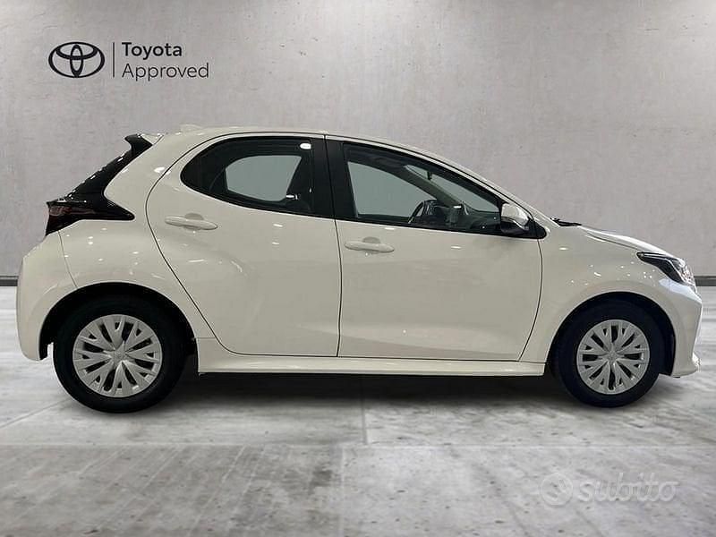 Usata Toyota Yaris Active 72 CV (52 kW) 2023 Bianco Berlina