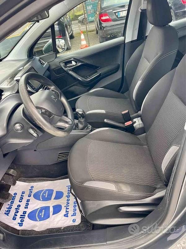 Usata Peugeot 208 Allure 75 CV (55 kW) 2016 Grigio Utilitaria