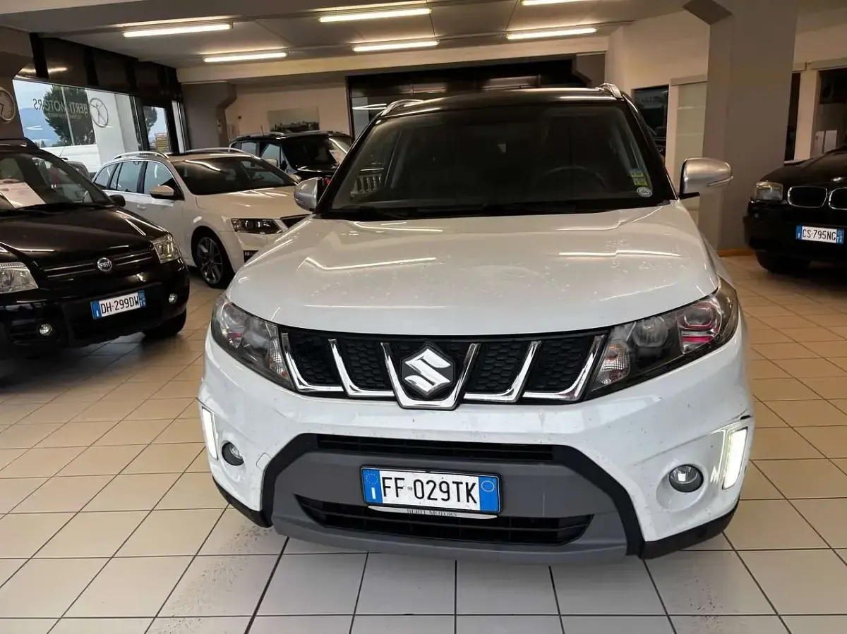 Usata Suzuki Vitara 140 CV (102 kW) 2016 Bianco tetto nero SUV