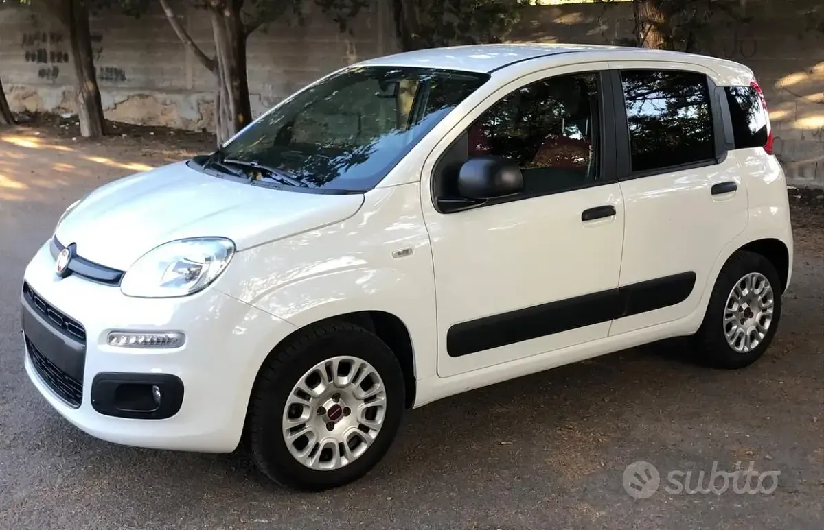 Usata Fiat Panda Lounge 69 CV (50 kW) 2016 Bianco Utilitaria
