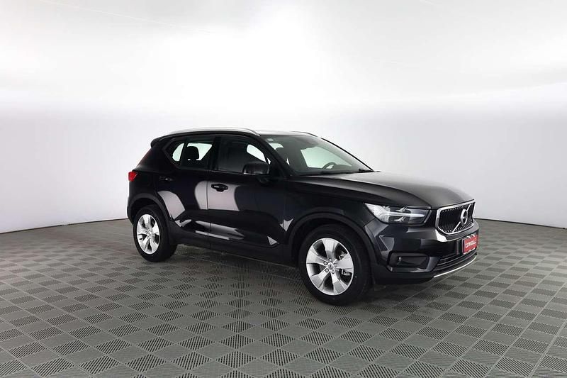 Usata Volvo XC40 Momentum 197 CV (144 kW) 2021 Nero SUV