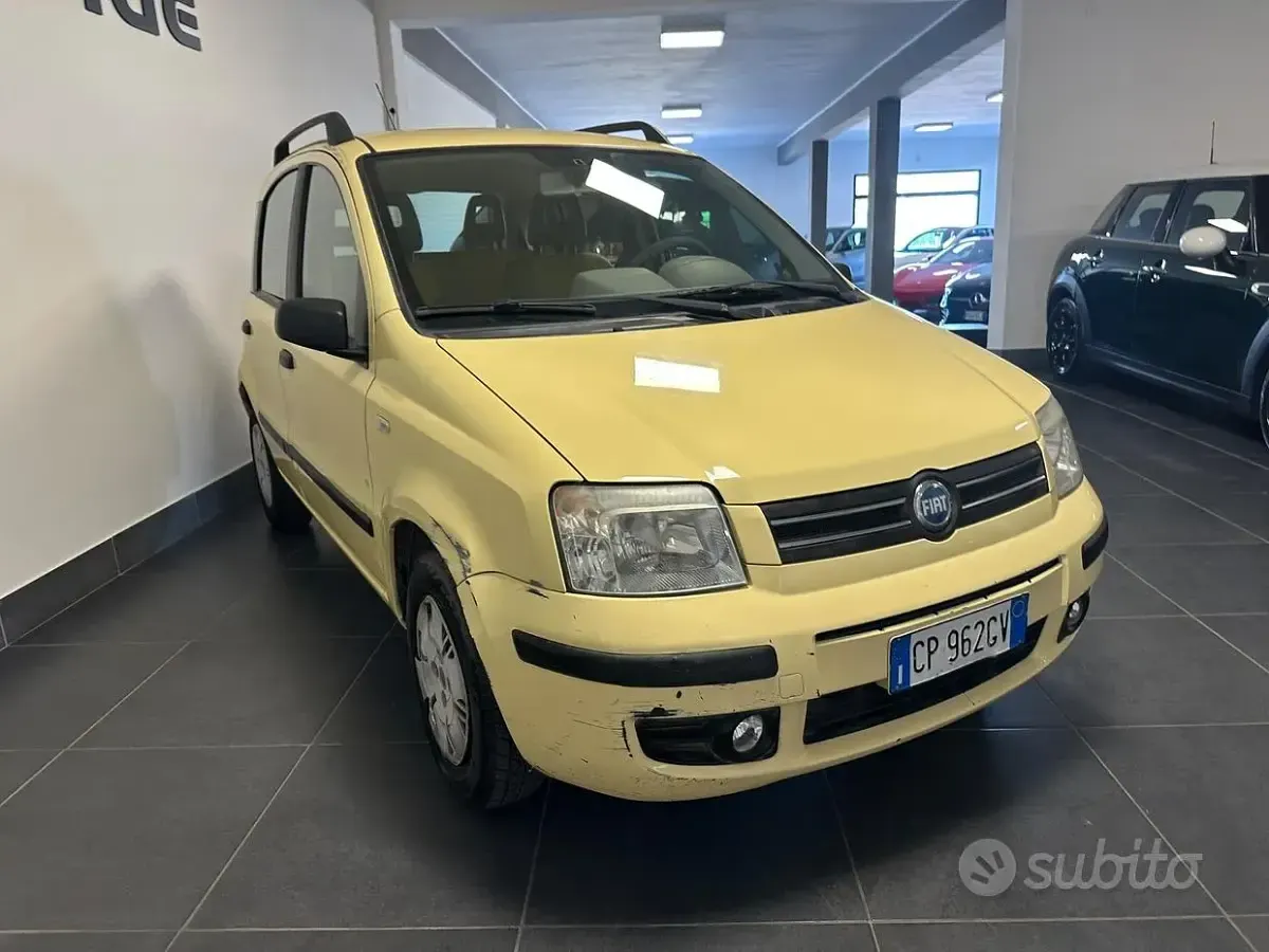 Usata Fiat Panda Emotion 69 CV (50 kW) 2004 Giallo Utilitaria