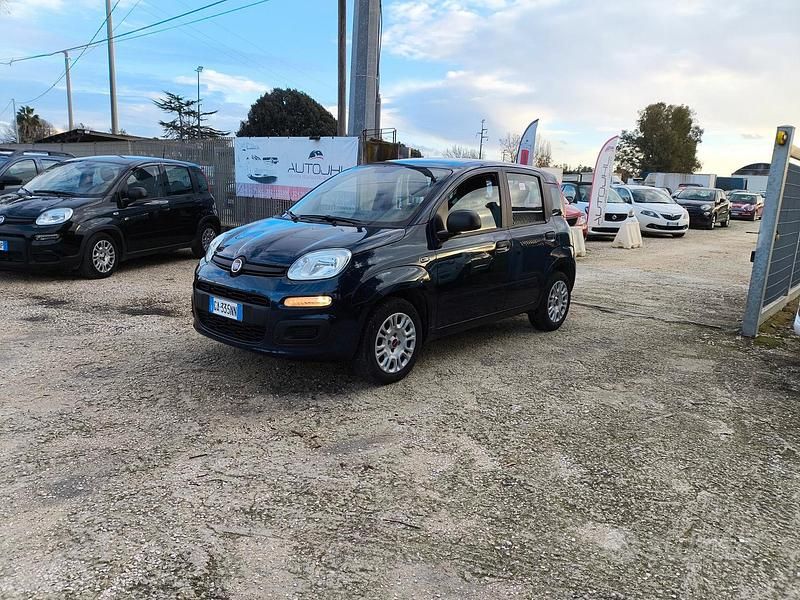Usata Fiat Panda Easy 69 CV (50 kW) 2020 Blu Utilitaria
