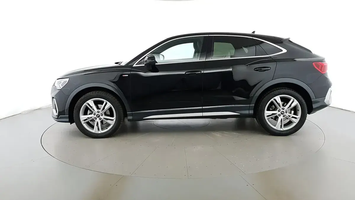 Usata Audi Q3 Sportback S-Line 150 CV (110 kW) 2024 Nero midnight SUV
