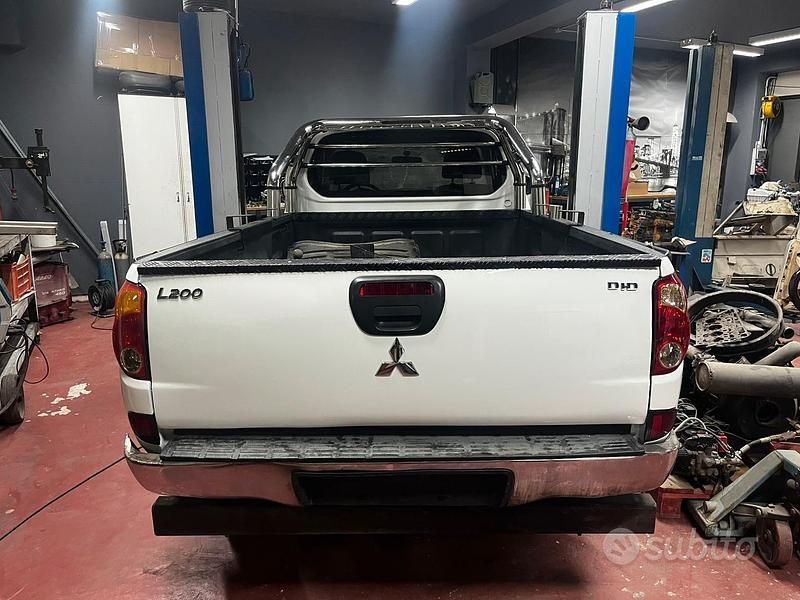 Usata Mitsubishi L200 2014 Bianco Pick-up