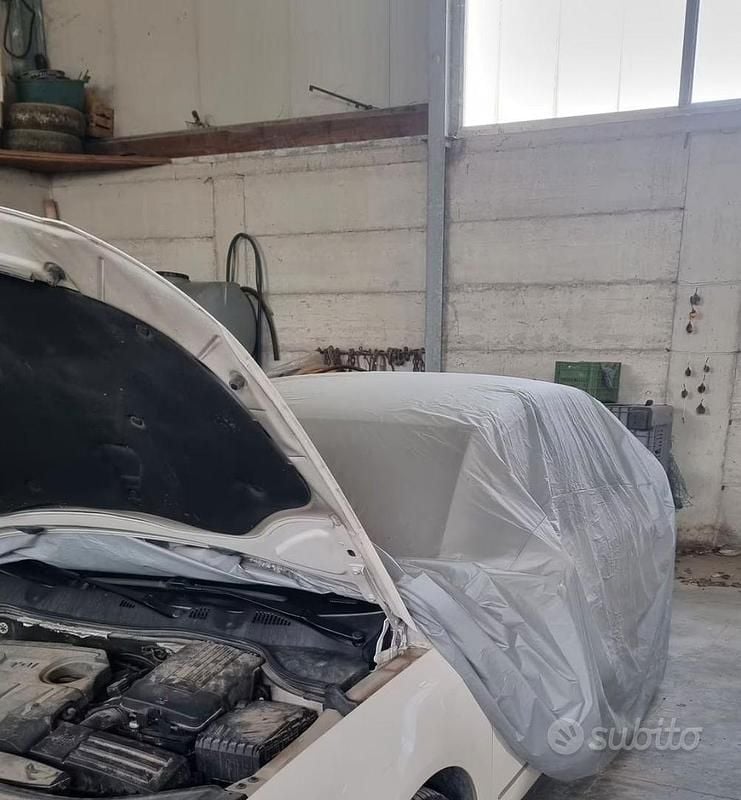 Usata VW Passat 102 CV (75 kW) 2010 Bianco Berlina