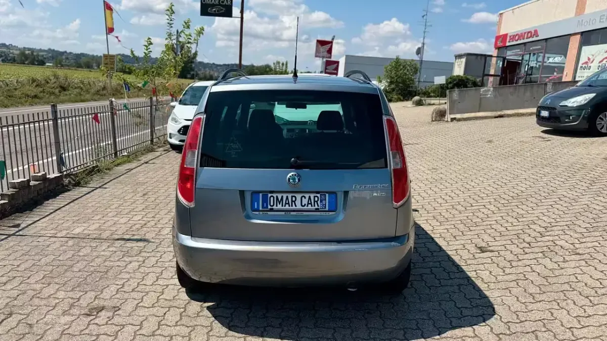 Usata Skoda Roomster 86 CV (63 kW) 2011 Argento Monovolume