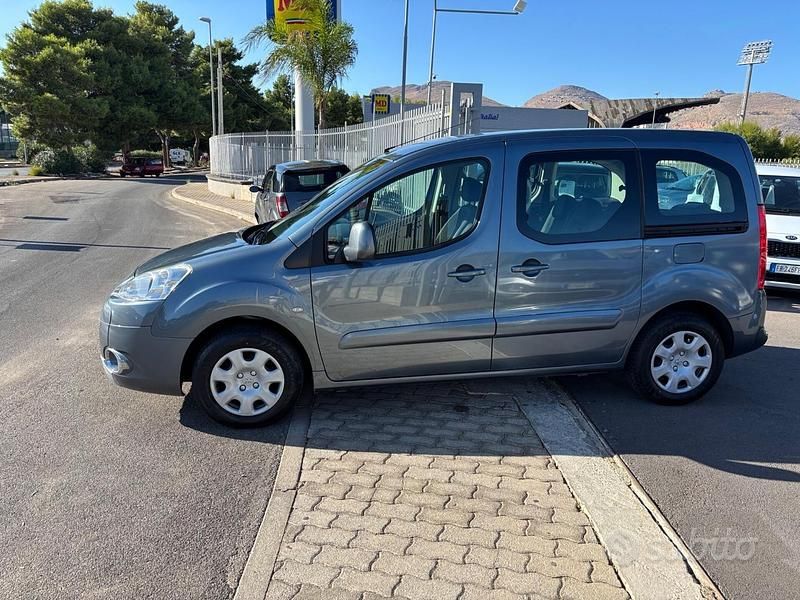 Usata Peugeot Partner Tepee Outdoor 92 CV (67 kW) 2012 Grigio Monovolume