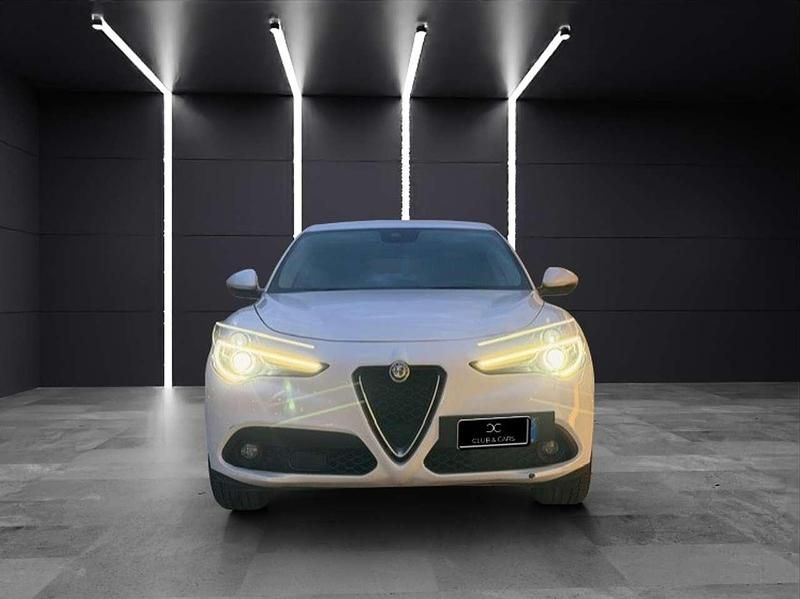 Usata Alfa Romeo Stelvio Business 179 CV (131 kW) 2017 Bianco SUV