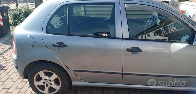 Usata Skoda Fabia 75 CV (55 kW) 2005 Berlina