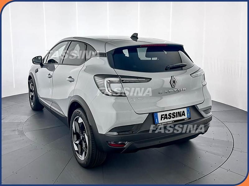 Nuova Renault Captur Techno 114 CV (83 kW) 2026 Nero/grigio SUV