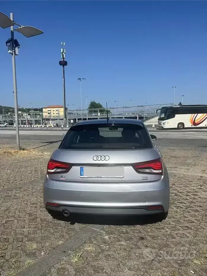 Usata Audi A1 Sportback 90 CV (66 kW) 2015 Grigio Utilitaria