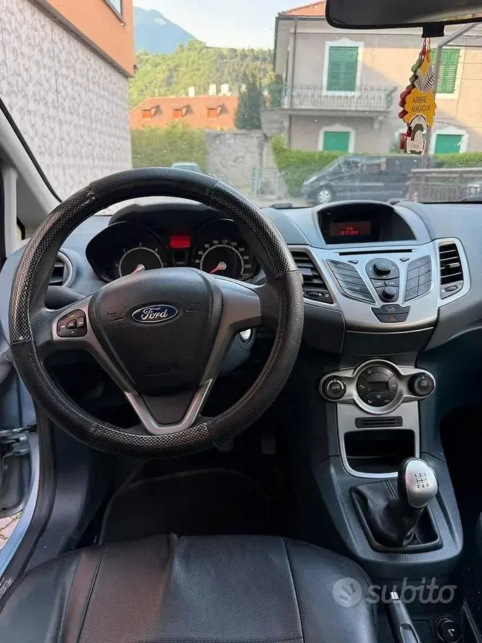 Usata Ford Fiesta 68 CV (50 kW) 2011 Berlina