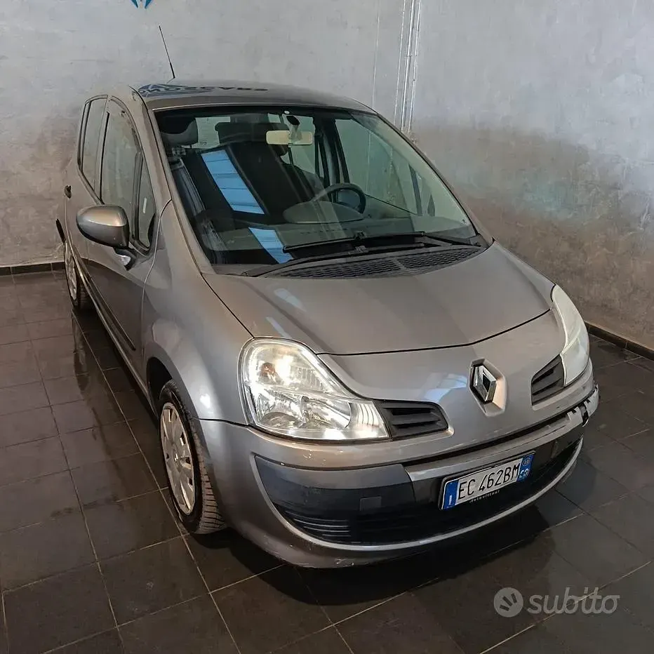Usata Renault Modus Expression 75 CV (55 kW) 2010 Beige Monovolume