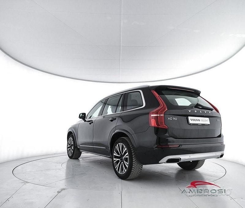 Gebraucht Volvo XC90 Momentum 235 PS (172 kW) 2021 Schwarz SUV