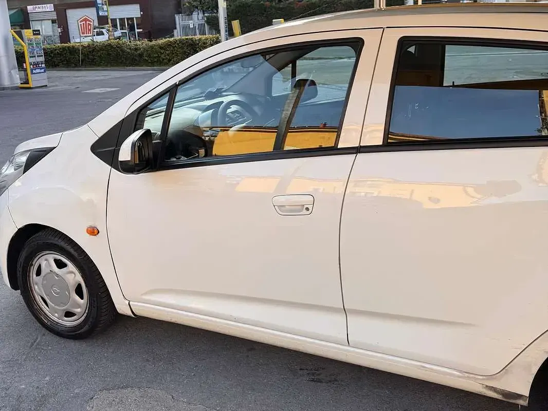 Usata Chevrolet Spark 68 CV (50 kW) 2011 Bianco Utilitaria