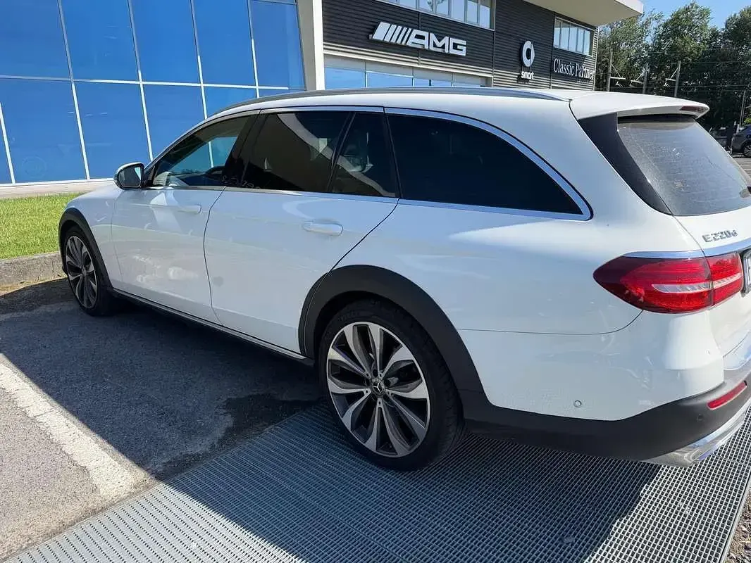 Usata Mercedes E220 All-Terrain 194 CV (142 kW) 2019 Bianco Station wagon