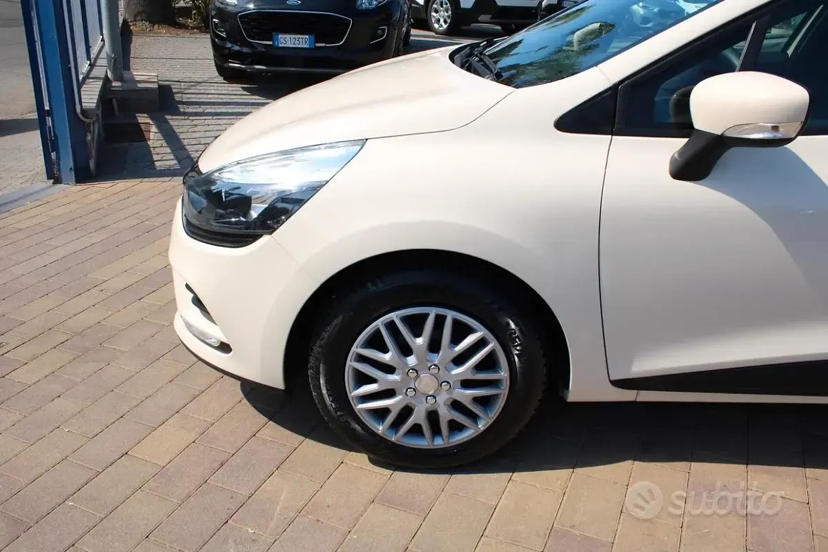 Usata Renault Clio IV Life 90 CV (66 kW) 2018 Beige Berlina