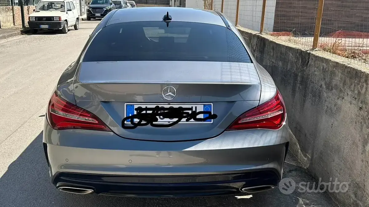 Usata Mercedes CLA180 122 CV (89 kW) 2022 Grigio Coupé