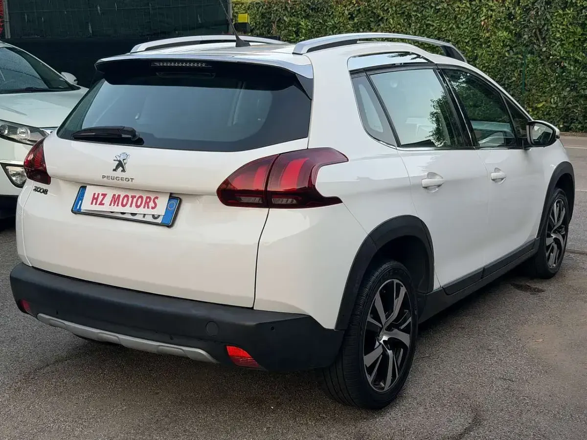 Usata Peugeot 2008 Allure 110 CV (80 kW) 2018 Bianco SUV