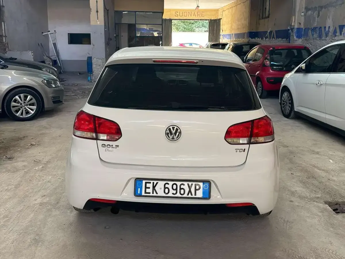 Usata VW Golf VII Edition 105 CV (77 kW) 2012 Bianco Berlina