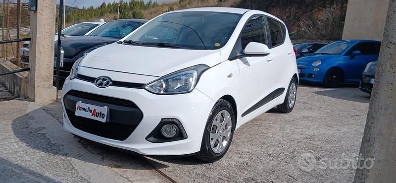Usata Hyundai i10 Edition 67 CV (49 kW) 2016 Bianco Utilitaria