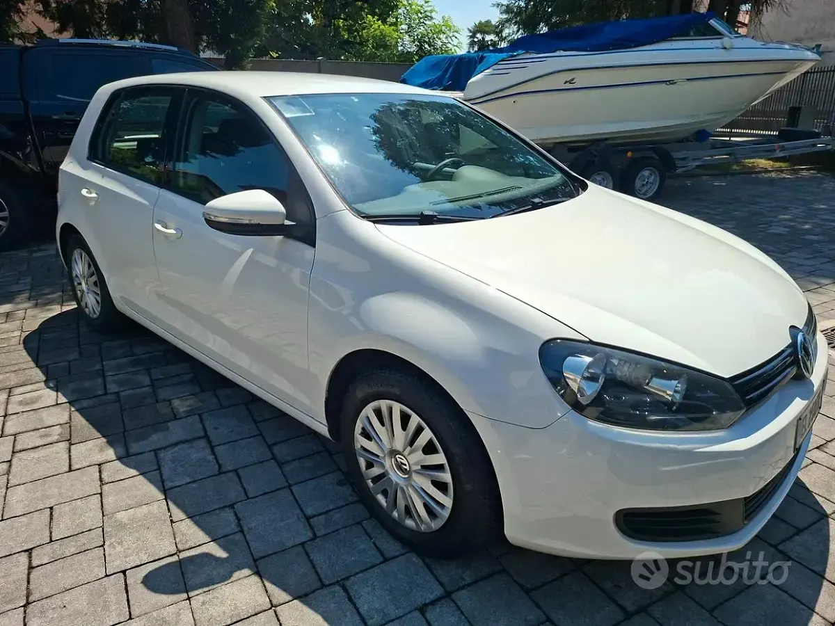 Usata VW Golf VII Comfortline 105 CV (77 kW) 2012 Bianco Berlina