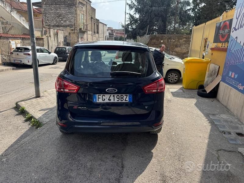 Usata Ford B-MAX Titanium 90 CV (66 kW) 2016 Blu Monovolume