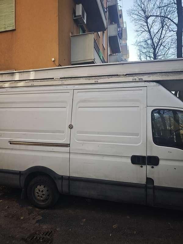 Usata Iveco Daily 116 CV (85 kW) 2009 Furgone