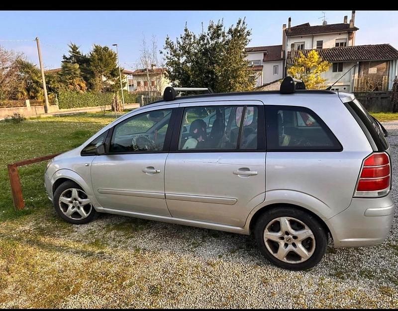 Usata Opel Zafira 2008 Monovolume